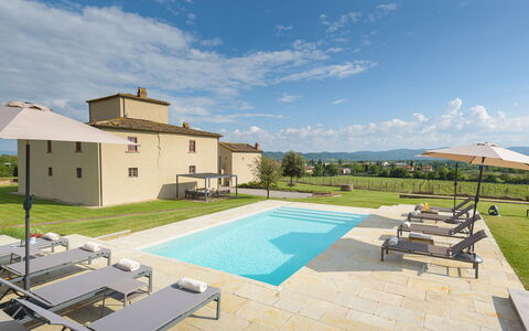 Ca Maggiore 10+2: Schwimmbad, Grundstueck, Estate, Bauernhaus, Villa, Landscaping, Rasen, Gartenmöbel, Villa