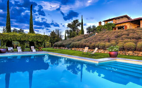 Casale delle Lavande 10: Blau, Schwimmbad, Garten, Resort, Eco Hotel, Landscaping, Estate, Hazienda, Water Feature, Villa