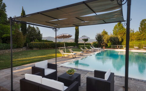 Casale dei Girasoli 14: Schwimmbad, Gartenmöbel, Möbel, Schatten, Resort, Überdachung, Stuhl, Outdoor Struktur, Eco Hotel, Regenschirm