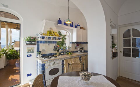 Casa Noemi 4+2: Interior Design, Möbel, Bogen, Zuhause, Stuhl, Blumentopf, Zimmerpflanze, Esszimmer, Küche & Esszimmer Tisch, Formen