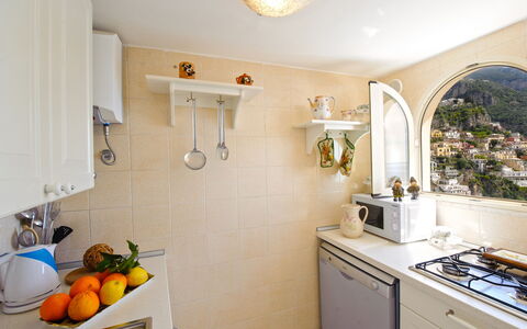 Casa Leonilde 4: Major Appliance, Küchengerät, Küche, Countertop, Interior Design, Haushaltsgerät, Cabinetry, Möbel, Spüle, Zimmer