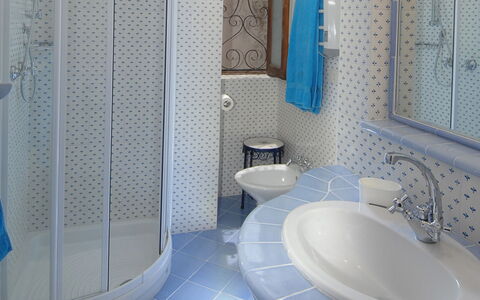 Casa Maria 6+2: Badezimmer, Armatur, Interior Design, Flooring, Bad Sink, Sinken, Fussboden, Zapfhahn, Installation, Fliese
