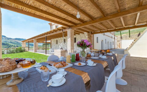 Dimora Montefiore 11: Möbel, Stuhl, Küche & Esszimmer Tisch, Eco Hotel, Resort, Villa, Bauernhaus, Hotel, Schwimmbad