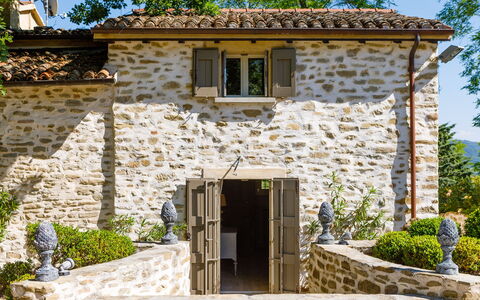Il Castellaccio 8: Wand, Strauch, Haus, Tür, Zuhause, Hütte, Steinwand, Frühling, Garten, Estate