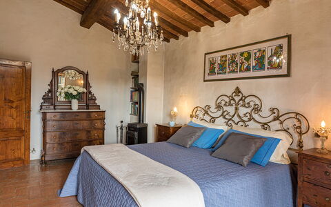 Poderino 6: Möbel, Wand, Flooring, Interior Design, Fussboden, Schlafzimmer, Beleuchtung, Zuhause, Bett, Bettrahmen