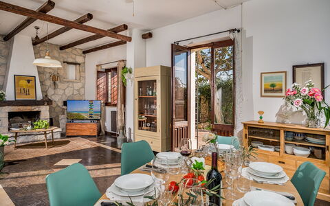 Il Giardino dei Limoni 8: Möbel, Interior Design, Stuhl, Holz, Flooring, Tabelle, Esszimmer, Küche & Esszimmer Tisch, Decke, Fussboden