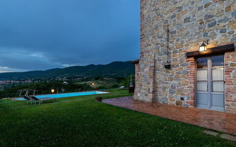 San Rocco 4: Schwimmbad, Bauernhaus, Estate, Villa, Eco Hotel, Hinterhof, Gartenmöbel, Hof