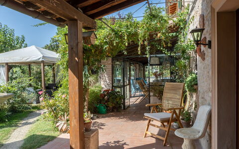 Villa Agave 8: Möbel, Blumentopf, Stuhl, Tabelle, Gartenmöbel, Zimmerpflanze, Garten, Tür, Terrasse