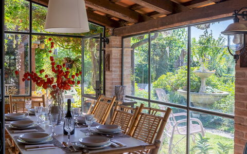 Villa Agave 8: Möbel, Stuhl, Holz, Tabelle, Interior Design, Küche & Esszimmer Tisch, Esszimmer, Restaurant, Decke, Eco Hotel