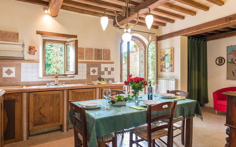 Mulino della Quercia 2+1: Möbel, Interior Design, Wand, Holz, Flooring, Decke, Tabelle, Esszimmer, Küche & Esszimmer Tisch, Zimmer