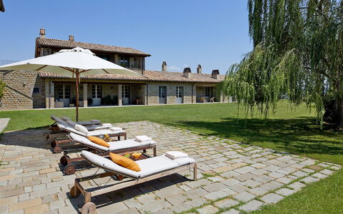 Tenuta Bellafonte 14: Zuhause, Haus, Hütte, Dach, Grundstueck, Estate, Rasen, Bauernhaus, Garten, Villa
