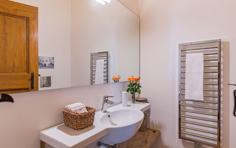 Tenuta Bellafonte 14: Interior Design, Wand, Armatur, Flooring, Fussboden, Bad Sink, Zapfhahn, Sinken, Badezimmer, Installation