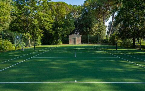 Tenuta di Pratello 24: Baum, Tennisplatz, Tennis, Racquet Sport, Schatten, Rasen, Park