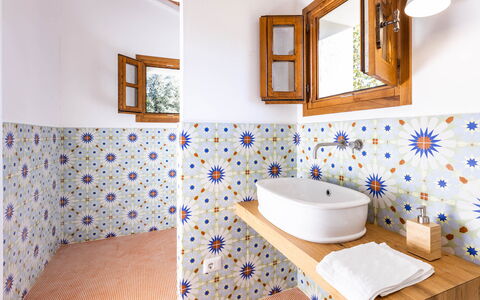 Torre Angelina 10+2: Flooring, Fussboden, Fliese, Design, Holzbeize, Armatur, Badezimmer, Installation, Mosaik