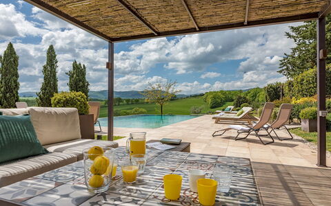 Podere Fabbrica 12: Möbel, Gartenmöbel, Stuhl, Tabelle, Küche & Esszimmer Tisch, Tisch Im Freien, Schatten, Garten, Resort