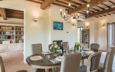Podere di Salci 10: Möbel, Interior Design, Wand, Holz, Flooring, Decke, Stuhl, Küche & Esszimmer Tisch, Tabelle, Esszimmer