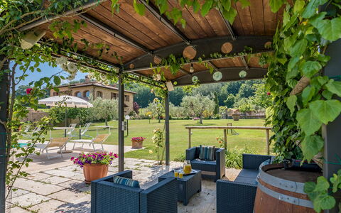 Le Terre di Nunzio 12: Garten, Schatten, Möbel, Gartenmöbel, Outdoor Struktur, Hinterhof, Tisch Im Freien, Landscaping, Garten