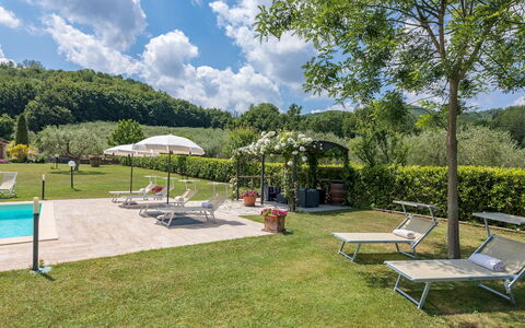 Le Terre di Nunzio 12: Garten, Rasen, Eco Hotel, Schwimmbad, Resort, Landscaping, Plantage, Gartenmöbel, Park, Bauernhaus