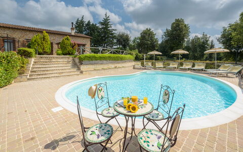L'Ovile 8: Gartenmöbel, Schwimmbad, Resort, Stuhl, Garten, Landscaping, Tisch Im Freien, Garten, Eco Hotel, Zimmerpflanze