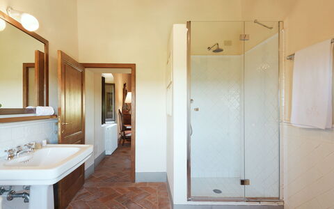 Marangole 12: Wand, Interior Design, Flooring, Badezimmer, Armatur, Fussboden, Decke, Beleuchtung, Installation, Zuhause