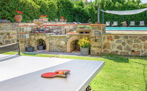 Le Macine 6: Garten, Schwimmbad, Freizeit, Gartenmöbel, Resort, Hinterhof, Flagstone, Schatten, Landscaping, Blumentopf