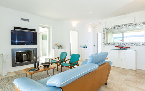 Villa Amar 4: Möbel, Interior Design, Couch, Flooring, Decke, Wohnzimmer, Fussboden, Zuhause, Wohnung, Zimmer