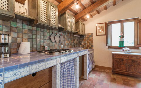 Villa Ambrah 12+1: Holz, Küche, Interior Design, Flooring, Countertop, Fussboden, Decke, Zuhause, Fliese, Zimmer