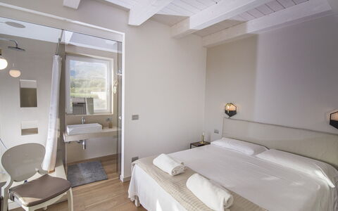 Villa Aura 6: Interior Design, Schlafzimmer, Möbel, Zuhause, Bett, Fussboden, Wohnung, Decke, Zimmer, Bettrahmen
