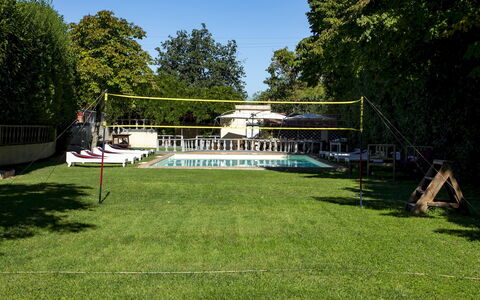 Villa delle Sophore 12: Schwimmbad, Sommer, Freizeit, Schatten, Erholung, Resort, Urlaub, Rasen, Regenschirm, Gartenmöbel