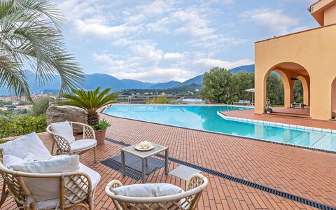 Villa Elda 6: Resort, Schwimmbad, Eco Hotel, Hotel, Ferienort, Hazienda, Villa, Gartenmöbel, Zimmerpflanze