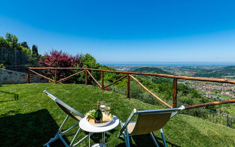 Villa Elena 9+1: Horizont, Landschaft, Bergstation, Sonnenlicht, Gartenmöbel, Eco Hotel, Stockfotografie