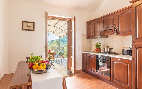 Villa Fabi 6+2: Interior Design, Küche, Küchengerät, Countertop, Möbel, Flooring, Zuhause, Küche & Esszimmer Tisch, Cabinetry, Major Appliance