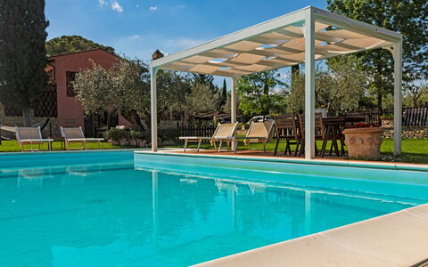 Villa Gino 8+2: Schwimmbad, Resort, Schatten, Outdoor Struktur, Garten, Eco Hotel, Pergola, Freizeit, Hinterhof, Gartenmöbel