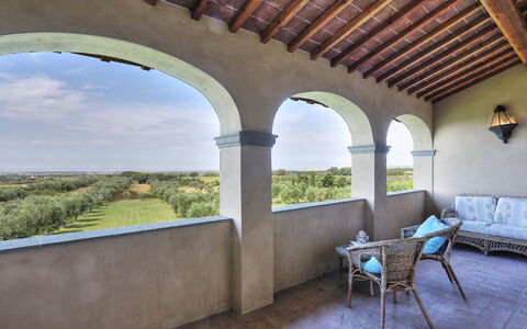 Villa Il Meluccio 12: Säule, Hazienda, Balkon