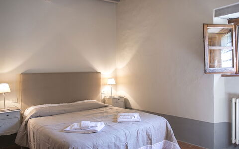 Le Caselle 26: Wand, Schlafzimmer, Bett, Möbel, Interior Design, Bettdecke, Decke, Bedding, Fussboden, Zimmer