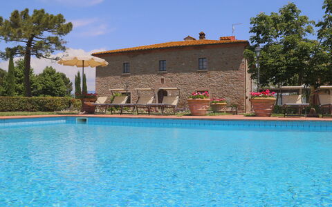 Le Caselle 26: Schwimmbad, Estate, Hazienda, Villa, Resort, Eco Hotel, Hotel