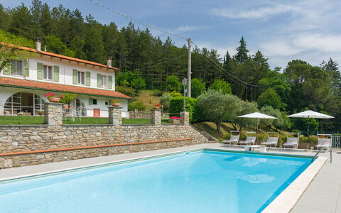 La Villa Dina 10: Schwimmbad, Resort, Eco Hotel, Hotel, Hazienda, Villa, Gartenmöbel, Thermae
