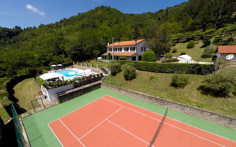 La Villa Dina 10: Schwimmbad, Resort, Eco Hotel, Thermae, Ferienort, Hotel, Villa