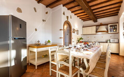 Il Poggiarellino 14: Möbel, Interior Design, Wand, Flooring, Decke, Küche, Fussboden, Zuhause, Tabelle, Küche & Esszimmer Tisch