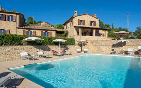 La Vecchia Fonte 15: Schwimmbad, Resort, Estate, Villa, Hazienda, Hotel, Eco Hotel, Zimmerpflanze