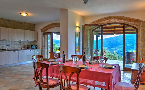 La Casa di Elsa 6: Möbel, Küche & Esszimmer Tisch, Stuhl, Esszimmer, Eco Hotel, Villa, Zimmerpflanze