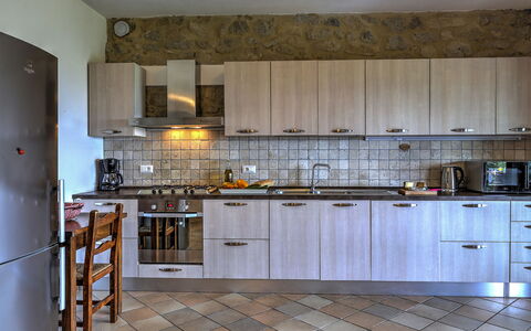 La Casa di Elsa 6: Küche, Küchengerät, Countertop, Major Appliance, Cabinetry, Interior Design, Flooring, Haushaltsgerät, Spüle, Möbel