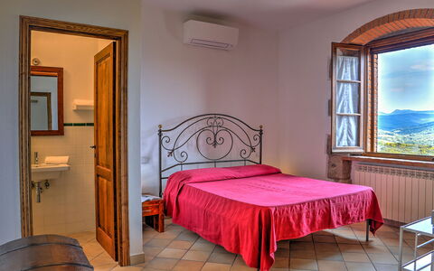 La Casa di Elsa 6: Wand, Zuhause, Möbel, Fussboden, Schlafzimmer, Decke, Bett, Bettrahmen, Bettdecke, Wohnung