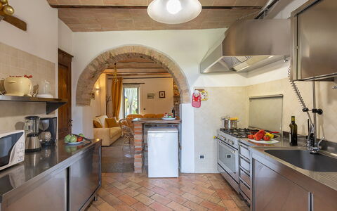 La Colonica 18: Interior Design, Möbel, Küche, Flooring, Countertop, Küchengerät, Holz, Decke, Major Appliance, Cabinetry