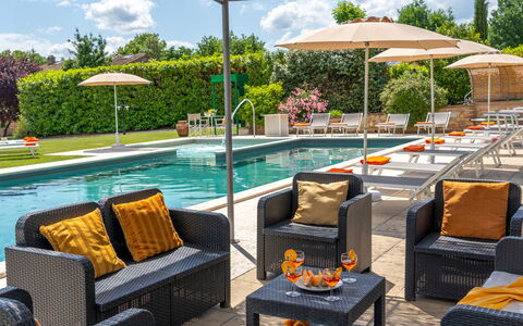 La Colonica 18: Schwimmbad, Gartenmöbel, Möbel, Regenschirm, Resort, Sonnenliege, Stuhl, Tisch Im Freien, Garten, Eco Hotel