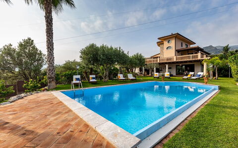 Villa Alba 12: Schwimmbad, Resort, Eco Hotel, Freizeit, Estate, Thermae, Gartenmöbel, Hazienda, Villa, Hinterhof