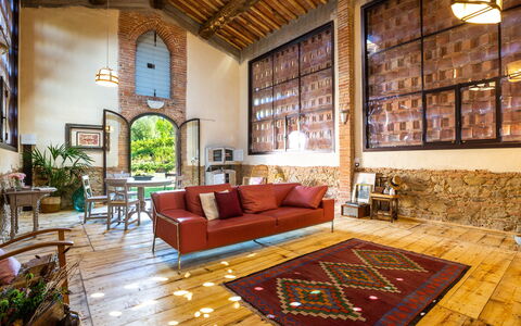 Dimora San Germano 14: Möbel, Interior Design, Wand, Holz, Couch, Flooring, Decke, Wohnzimmer, Beleuchtung, Fussboden