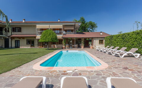 Villa Miki 10: Schwimmbad, Resort, Estate, Gartenmöbel, Hazienda, Villa, Schatten, Garten, Eco Hotel, Hof