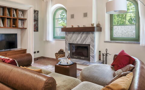 Villa Elsa 6: Möbel, Interior Design, Flooring, Wand, Fussboden, Holz, Zimmer, Couch, Wohnzimmer, Decke