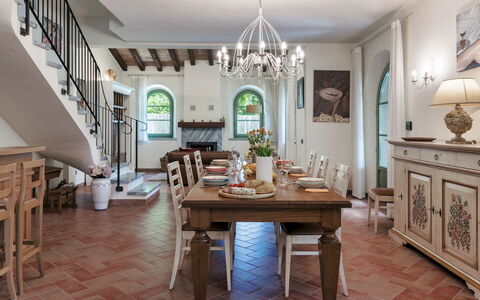 Villa Elsa 6: Möbel, Interior Design, Flooring, Holz, Fussboden, Esszimmer, Tabelle, Küche & Esszimmer Tisch, Stuhl, Decke
